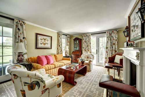 10 Jones Rd, East Hampton, NY, 11937-8453 | Card Image
