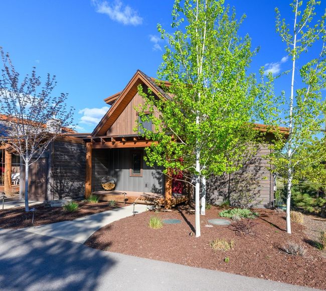 Lovely tree lined front entrance | Image 4