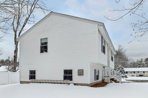 125 Sunset Dr, Belmont, NH, 03220-3466 | Card Image
