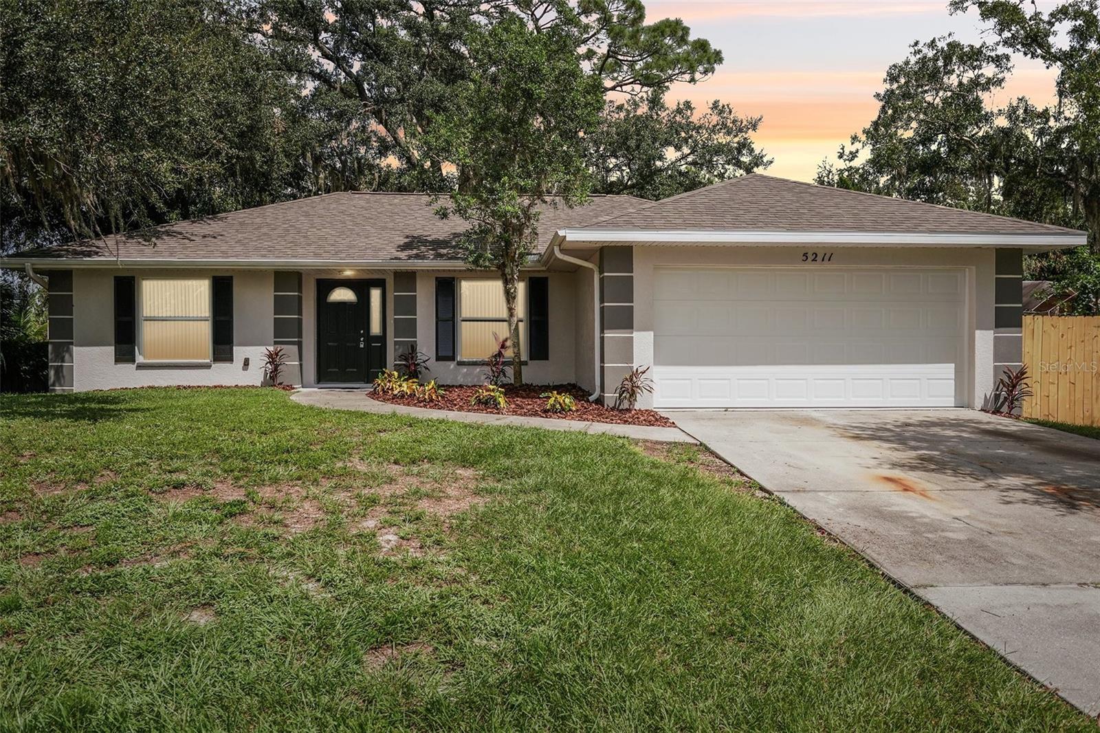 18th Ave, Bradenton, FL 34208