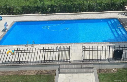 4 Ivy St, Cedarhurst, NY, 11516-2613 | Card Image