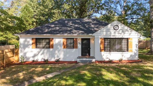 940 N Peace Haven Rd, Winston-Salem, NC, 27104-1406 | Card Image