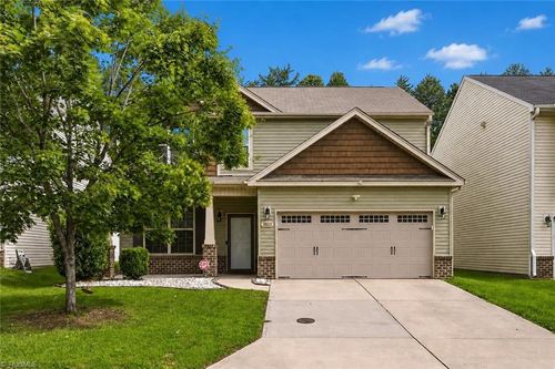 3833 Crestwell Cove Ct, Winston-Salem, NC, 27103-7093 | Card Image