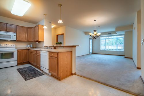 208-8200 W 33rd St, Saint Louis Park, MN, 55426-3889 | Card Image