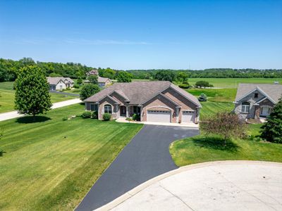 9623 Pebble Creek Circle, House other with 3 bedrooms, 2 bathrooms and null parking in Belvidere IL | Image 2