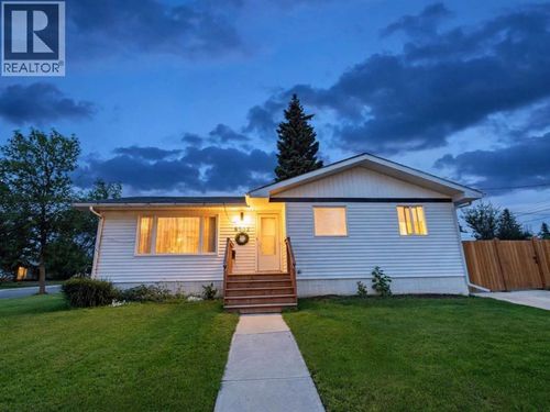 8502 99 St, Grande Prairie, AB, T8V2G1 | Card Image