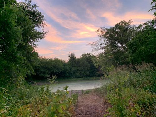 441 Compton Ln, Waxahachie, TX, 75167-9222 | Card Image