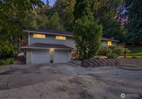 19926 40th Place Ne, Lake Forest Park, WA, 98155 | Card Image