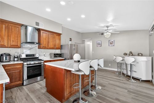 5375 Chestnut St, Las Vegas, NV, 89119-2807 | Card Image