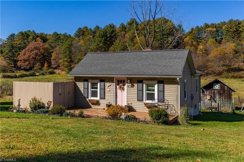 531 Duncans Chapel Rd Nw, Willis, VA, 24380-4520 | Card Image