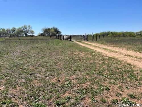 6611 Fm 1681, Stockdale, TX, 78160-6309 | Card Image