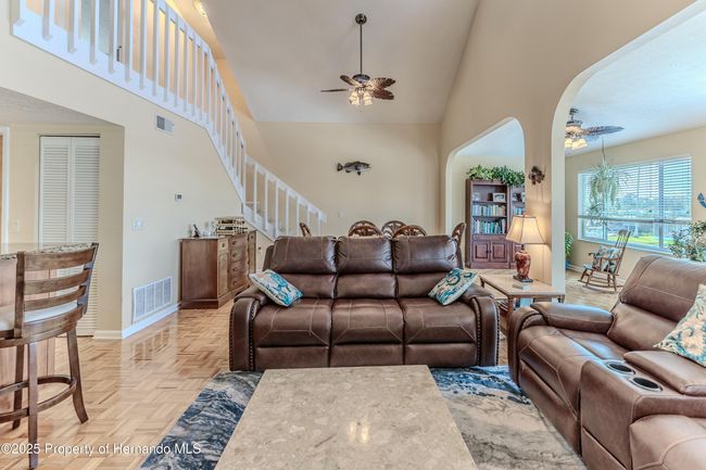 Living Room | Image 19