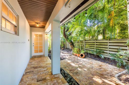 front-4235 Lennox Dr, Coconut Grove, FL, 33133-6720 | Card Image