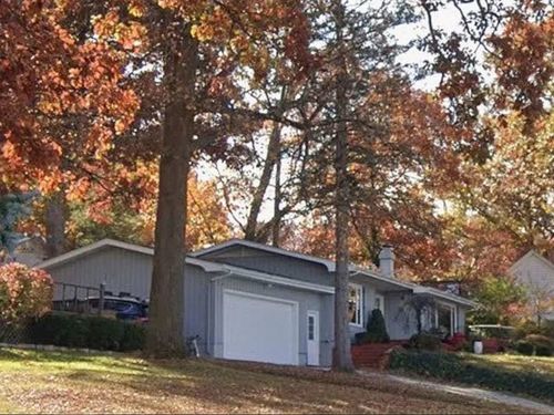 4 Forest Knolls Est, Decatur, IL, 62521-4422 | Card Image