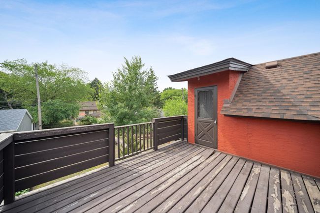 Second story deck (will be painted) | Image 22