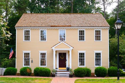102 Thomas Gates, Williamsburg, VA, 23185-5588 | Card Image