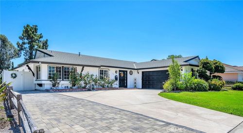 52 Sandra Ct, Newbury Park, CA, 91320-4304 | Card Image