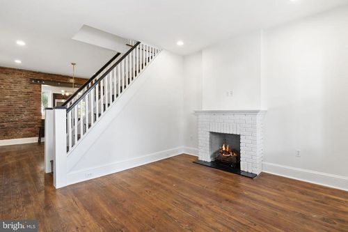 465 Ripka St, PHILADELPHIA, PA, 19128-3331 | Card Image