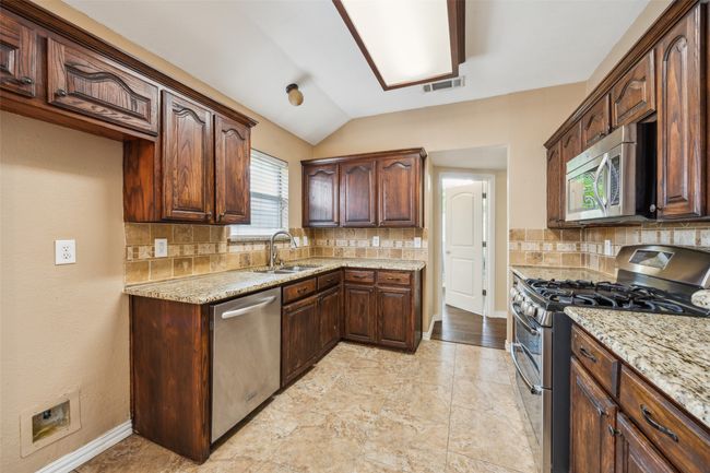 10920 Castle Dr, House other with 3 bedrooms, 2 bathrooms and null parking in Frisco TX | Image 9