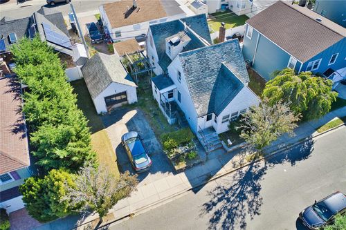 10 Kirkwood St, Long Beach, NY, 11561-2611 | Card Image