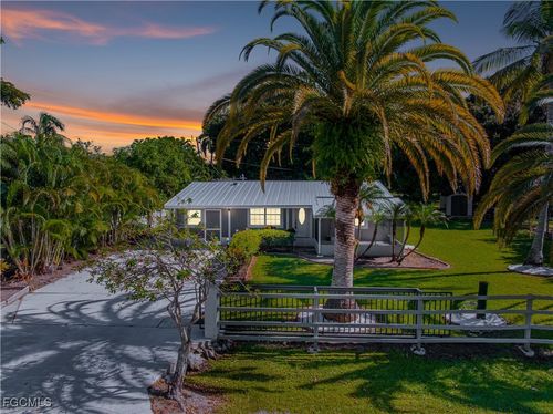 327 Montgomery Ave, FORT MYERS, FL, 33905-2905 | Card Image