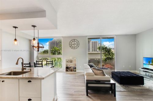 apt-405-275 Ne 18th St, Miami, FL, 33132-1209 | Card Image