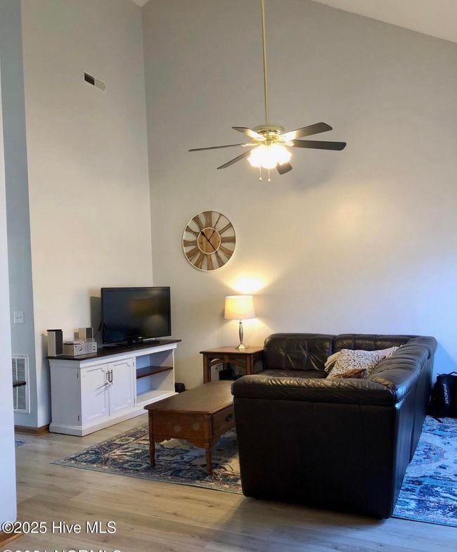 B - 1115 Brownlea Dr, Home with 3 bedrooms, 3 bathrooms and null parking in Greenville NC | Image 4