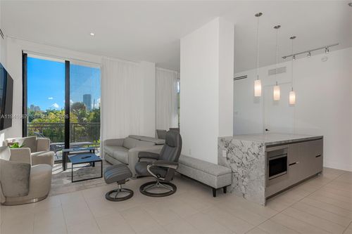 214-1030 15th St, Miami Beach, FL, 33139-3187 | Card Image