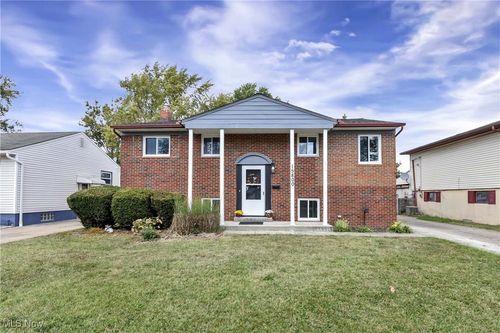 15800 Holland Rd, Brook Park, OH, 44142-3350 | Card Image