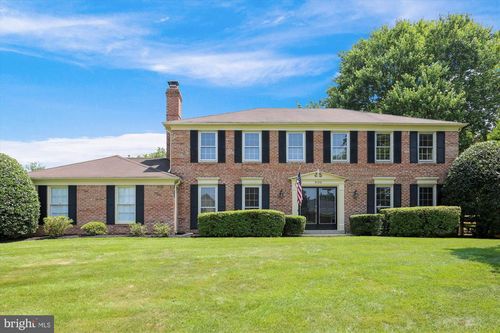 9100 Hunting Horn Ln, POTOMAC, MD, 20854-2305 | Card Image