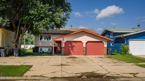 709 3rd Avenue Se, Mandan, ND, 58554 | Card Image