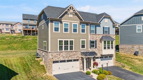 4000 Saint Andrews Ct, Jeannette, PA, 15644-4791 | Card Image