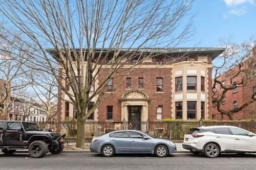 375 Stuyvesant Ave, Brooklyn, NY, 11233-1705 | Card Image