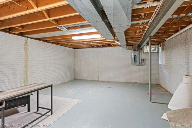 Basement | Image 25