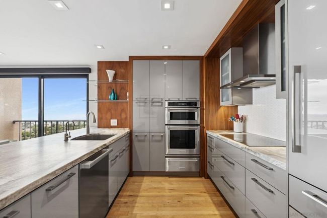 UNIT-1205 - 2500 Torrey Pines Rd, Condo with 2 bedrooms, 2 bathrooms and 2 parking in La Jolla CA | Image 13