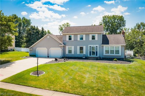 51 Sawmill Run Dr, Canfield, OH, 44406-9637 | Card Image