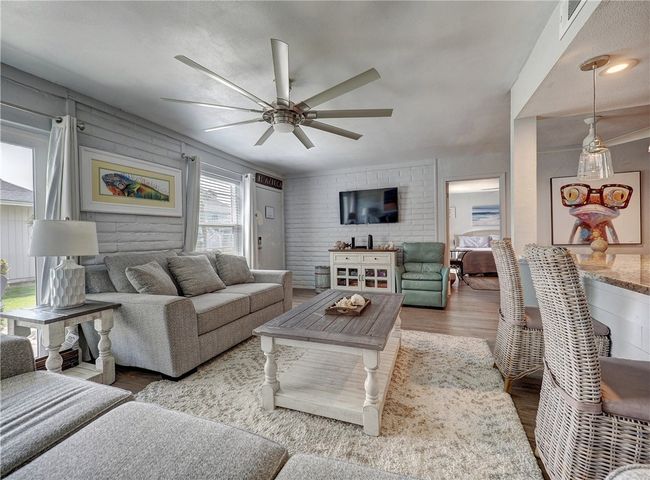 APT-121 - 4901 State Highway 361, Condo with 2 bedrooms, 2 bathrooms and null parking in Port Aransas TX | Image 9