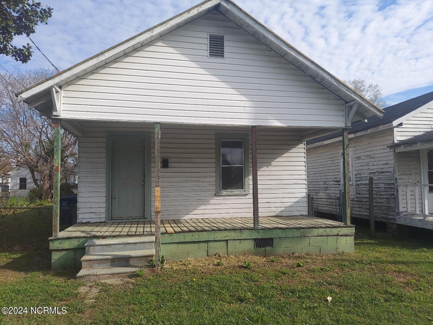 Thompson St, Kinston, NC 28501