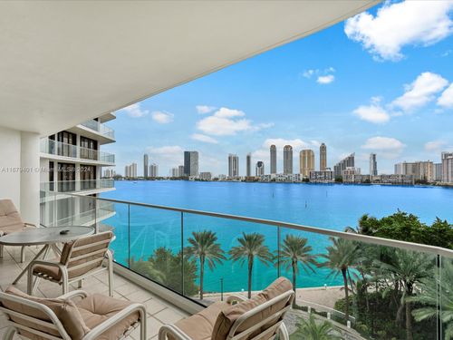 702-2800 Island Blvd, Aventura, FL, 33160-4937 | Card Image