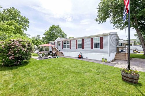 40 Hazel Dr, Concord, NH, 03301-3484 | Card Image