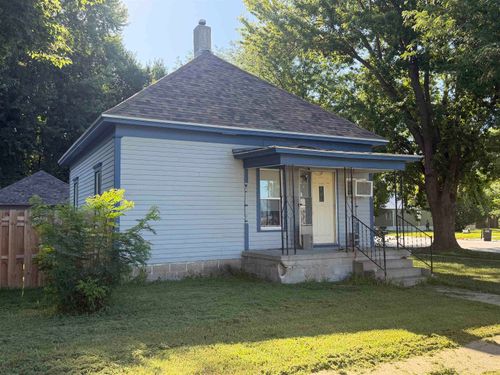 206 N 5th St, Loup City, NE, 68853-8048 | Card Image