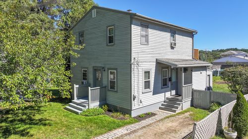 31 Stockholm St, Bellingham, MA, 02019-2320 | Card Image