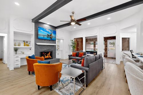 2258 Valley Ml, Carrollton, TX, 75006-1936 | Card Image