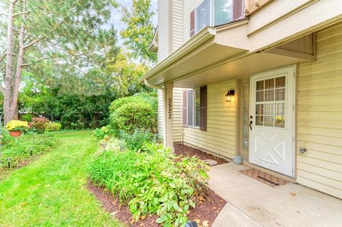 5522 Barclay Ct, Clarendon Hills, IL, 60514-3606 | Card Image
