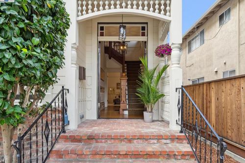 2120 Encinal Ave, Alameda, CA, 94501-8111 | Card Image