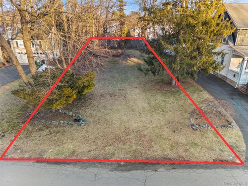 10 Brook St, Suffern, NY, 10901-6105 | Card Image