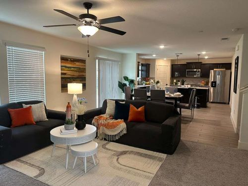 1672 Thistle Ln, Los Banos, CA, 93635-4451 | Card Image