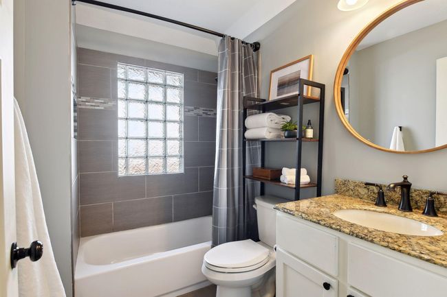 Full bath on the main level | Image 22
