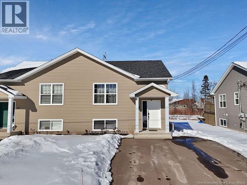 75 Clarendon Dr, Moncton, NB, E1G0M8 | Card Image