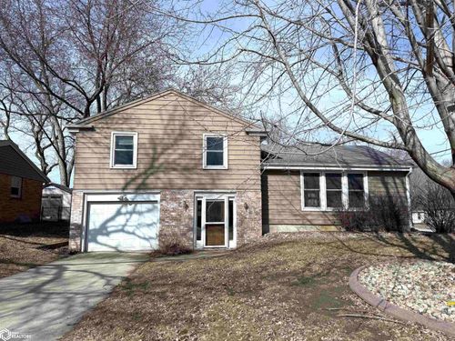 1304 2nd St Nw, Mason City, IA, 50401-1705 | Card Image